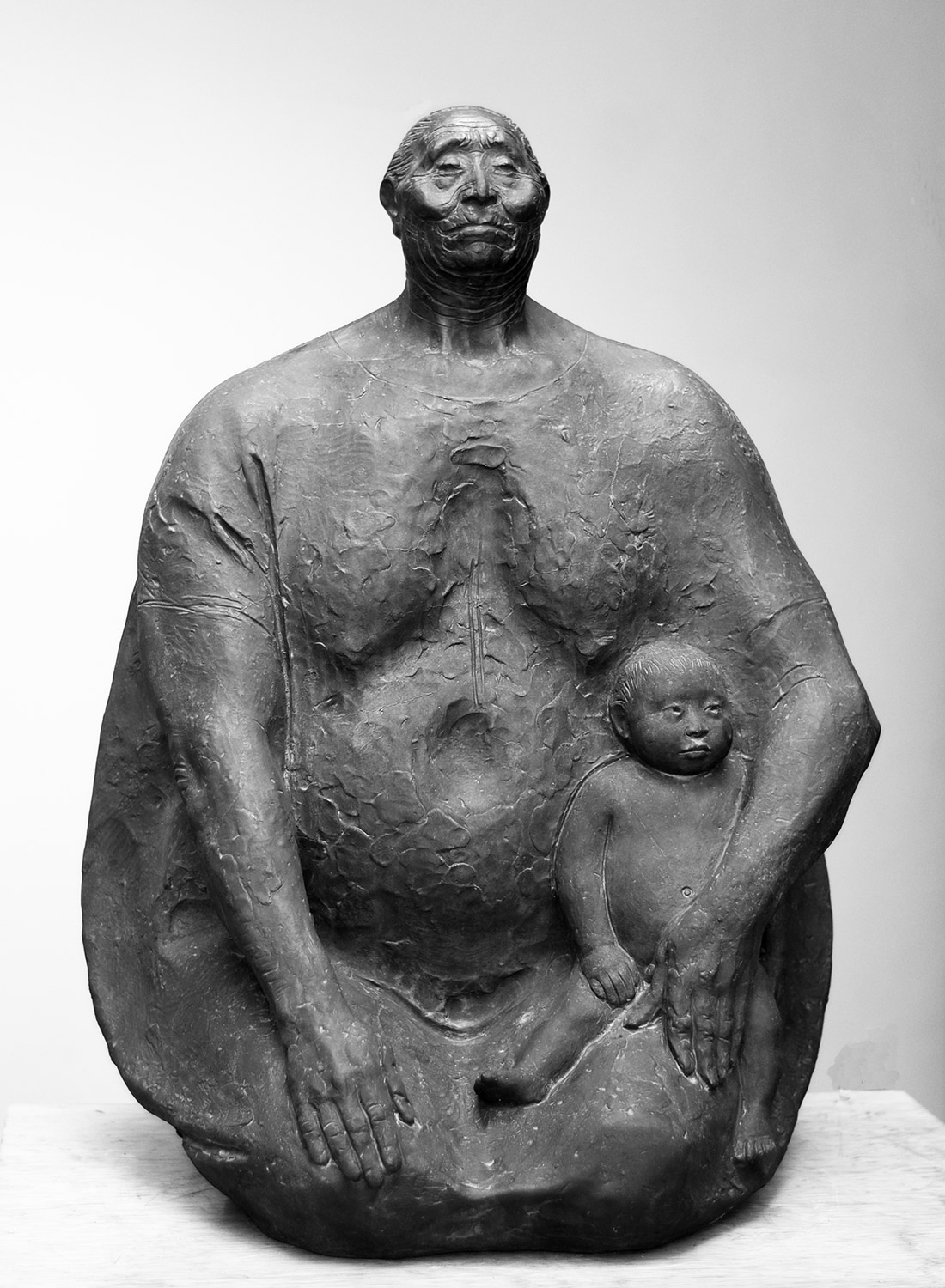 La Abuela by Francisco Zúniga, Sculpture