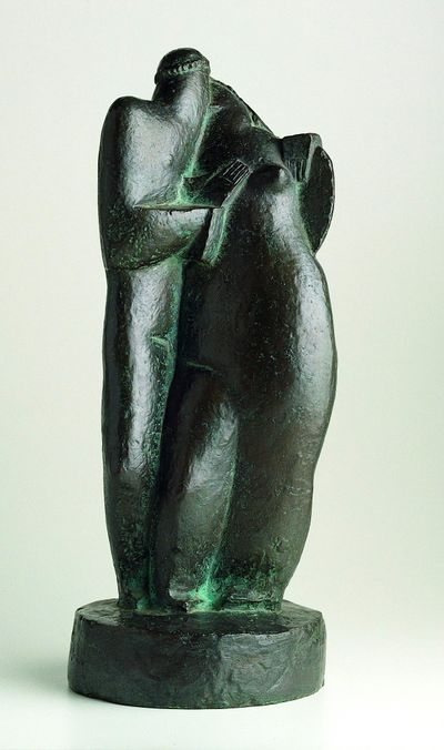 The Kiss by Victor Brecheret, Sculpture